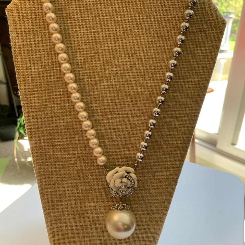 White Party Ready, Elegant Pearl and Silver Necklace with Unique Enamel Rose